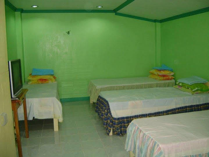 Ej Pension House PALAWAN Buitenkant foto