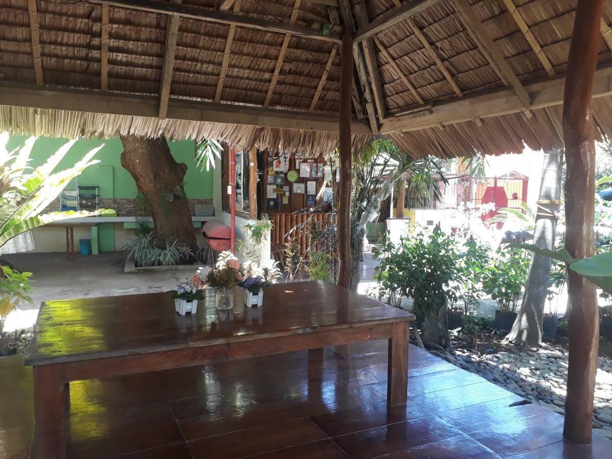 Ej Pension House PALAWAN Buitenkant foto